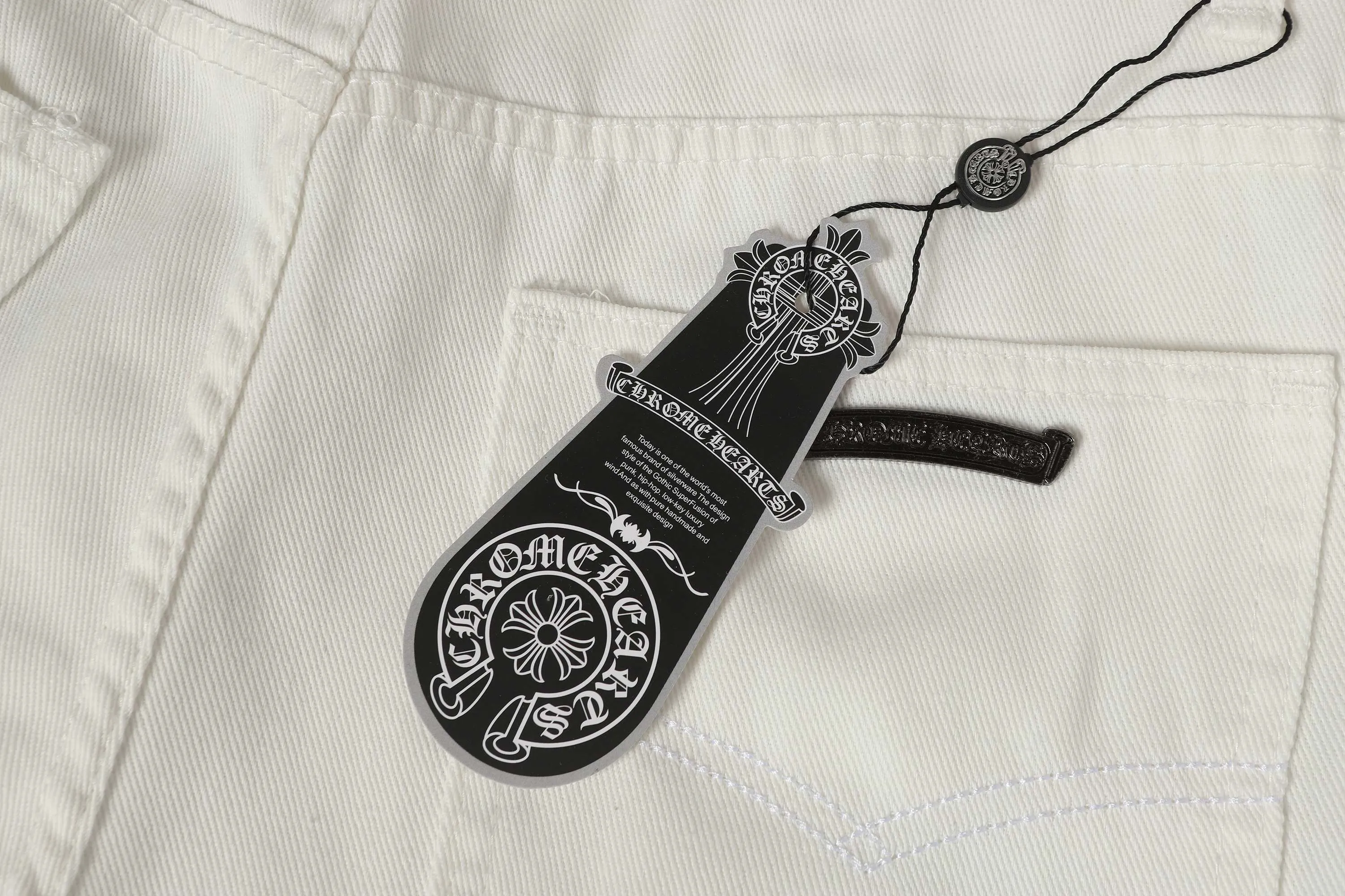 P280 - Chrome Hearts/Chrome Hearts classic white cow series colorful leather cross washed color fabric men's and women's denim trousers -Vibe style straight stacked god-level version -carbon fine bias denim color cloth -old vintage complete set of hardware - Chrome Hearts white cow series The high version uses high-ounce customized fabrics, fermentation washing and soft color fixation, soft and thick to wear, the details are all hand-polished and crafted, all-over jacquard fabrics unique design style After multiple processes to create a full retro feel, a niche and unique non-contrast shirt, custom-made distressed spray-painted buttons, every detail is crafted with craftsmanship. Color: Picture color Code number 28-36